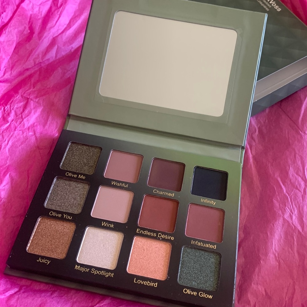 Violet Voss Olive You Forever eye shadow palette